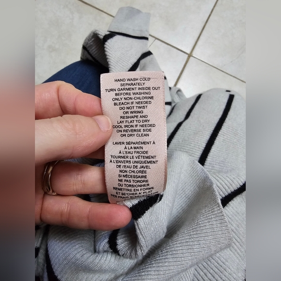 Anthropologie philosophy sweater top large - Picture 5 of 5